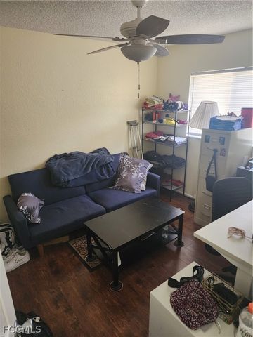 2102 SE 8th TER, Cape Coral, FL 33990