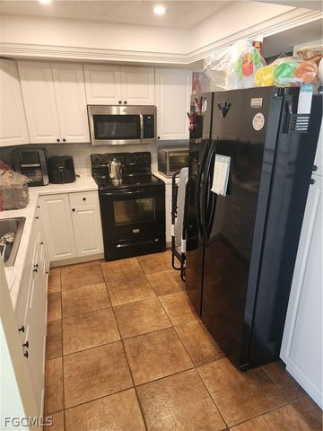 2102 SE 8th TER, Cape Coral, FL 33990