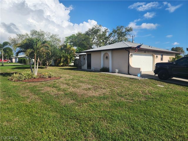 2102 SE 8th TER, Cape Coral, FL 33990