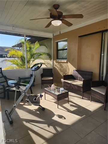 2102 SE 8th TER, Cape Coral, FL 33990