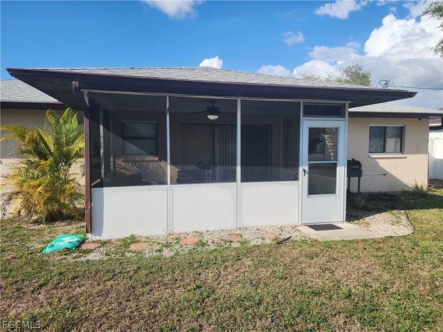 2102 SE 8th TER, Cape Coral, FL 33990