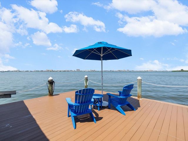 1828 VENETIAN POINT DRIVE, Clearwater, FL 33755