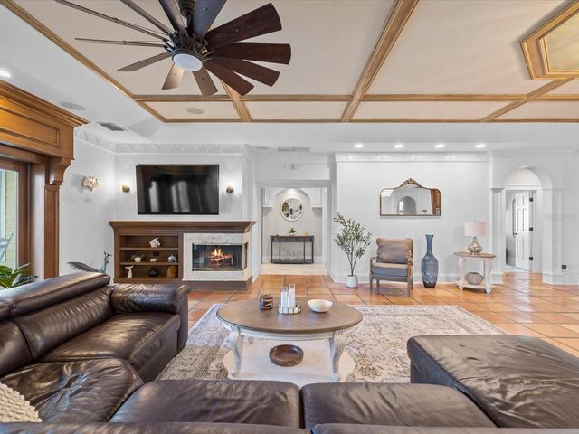 1828 VENETIAN POINT DRIVE, Clearwater, FL 33755