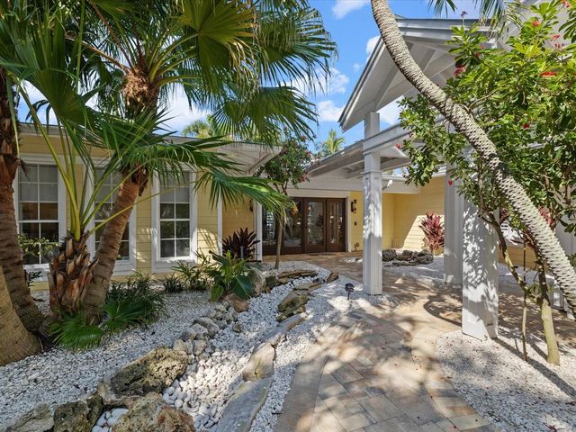 1828 VENETIAN POINT DRIVE, Clearwater, FL 33755