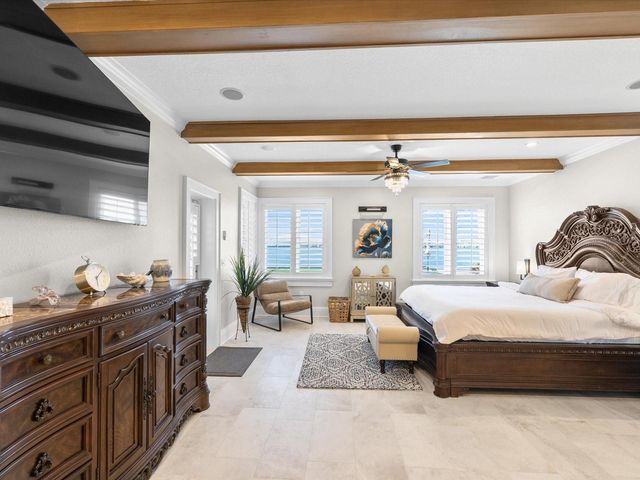 1828 VENETIAN POINT DRIVE, Clearwater, FL 33755