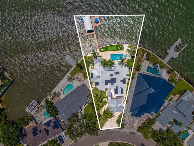 1828 VENETIAN POINT DRIVE, Clearwater, FL 33755