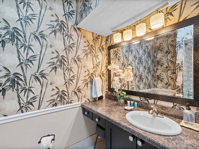 1828 VENETIAN POINT DRIVE, Clearwater, FL 33755