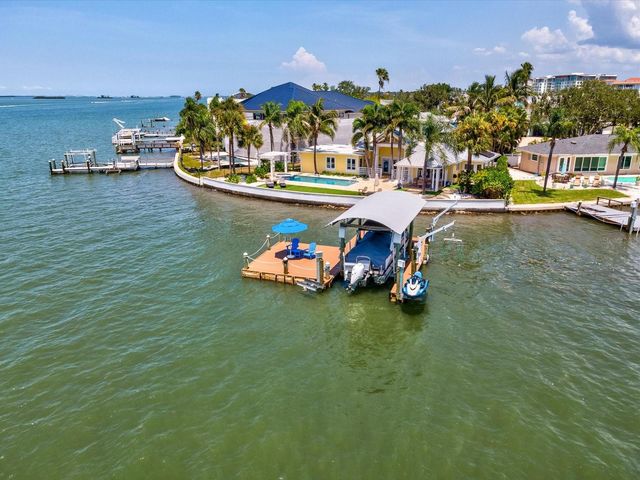 1828 VENETIAN POINT DRIVE, Clearwater, FL 33755