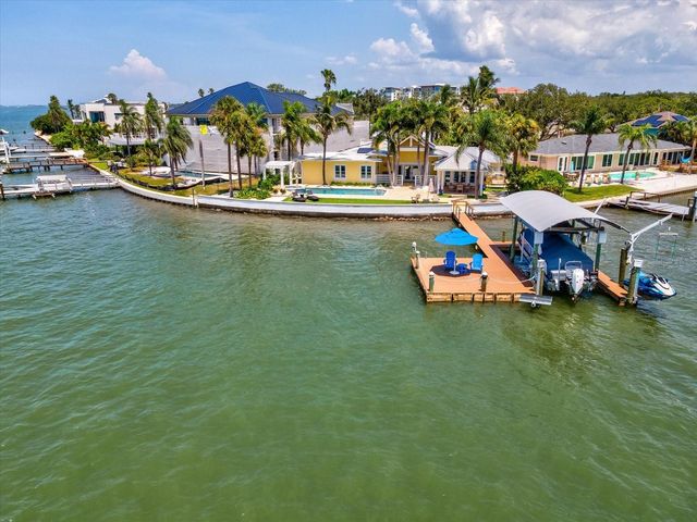1828 VENETIAN POINT DRIVE, Clearwater, FL 33755