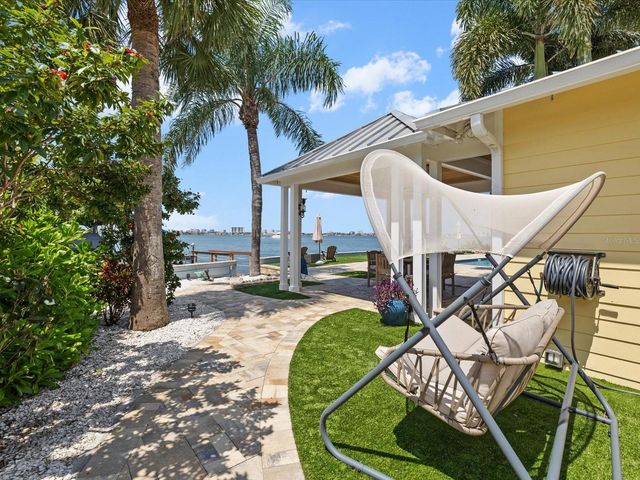1828 VENETIAN POINT DRIVE, Clearwater, FL 33755