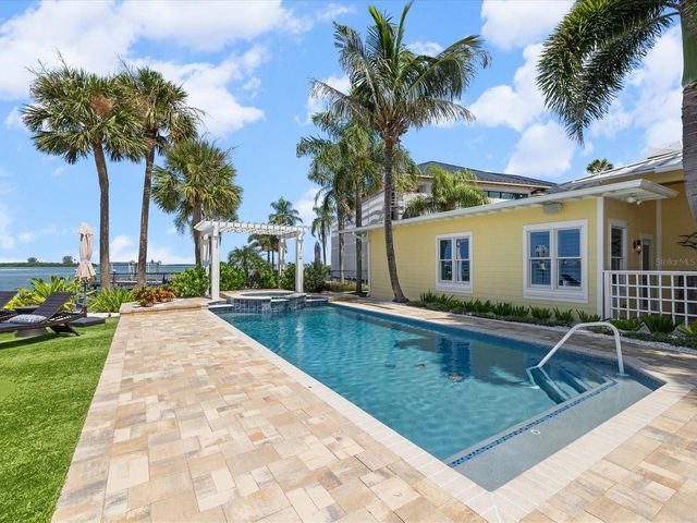 1828 VENETIAN POINT DRIVE, Clearwater, FL 33755