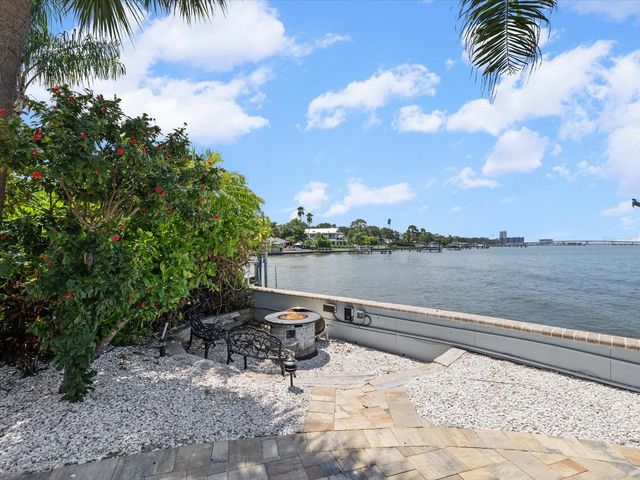 1828 VENETIAN POINT DRIVE, Clearwater, FL 33755