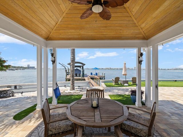 1828 VENETIAN POINT DRIVE, Clearwater, FL 33755