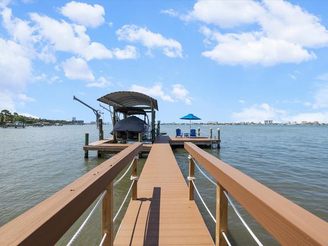 1828 VENETIAN POINT DRIVE, Clearwater, FL 33755