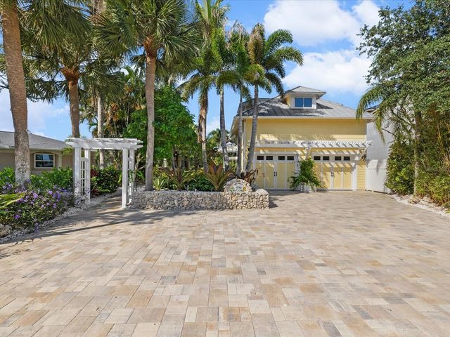 1828 VENETIAN POINT DRIVE, Clearwater, FL 33755