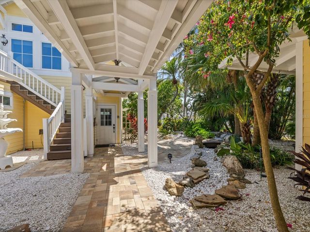 1828 VENETIAN POINT DRIVE, Clearwater, FL 33755