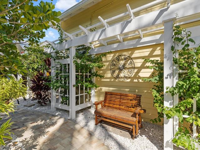1828 VENETIAN POINT DRIVE, Clearwater, FL 33755