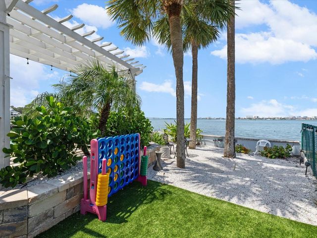 1828 VENETIAN POINT DRIVE, Clearwater, FL 33755