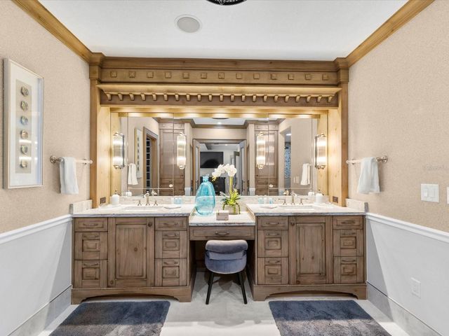 1828 VENETIAN POINT DRIVE, Clearwater, FL 33755