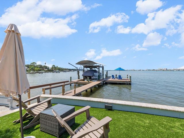 1828 VENETIAN POINT DRIVE, Clearwater, FL 33755