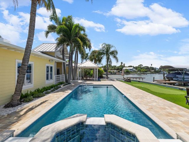1828 VENETIAN POINT DRIVE, Clearwater, FL 33755