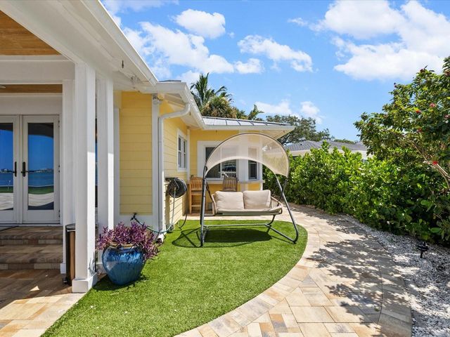 1828 VENETIAN POINT DRIVE, Clearwater, FL 33755