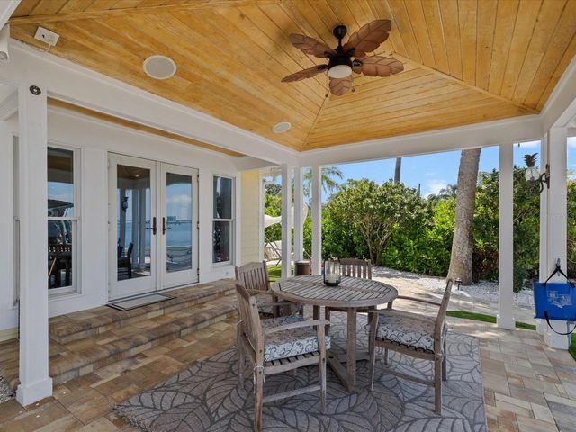 1828 VENETIAN POINT DRIVE, Clearwater, FL 33755