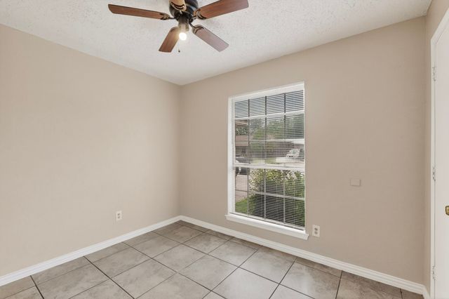 5908 Willow Valley Drive, Arlington, TX 76017