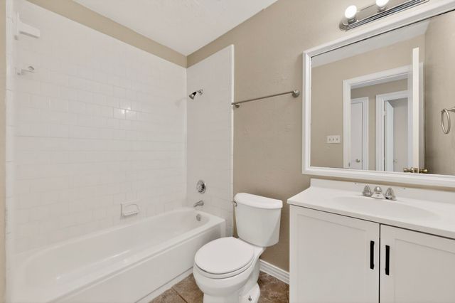 5908 Willow Valley Drive, Arlington, TX 76017