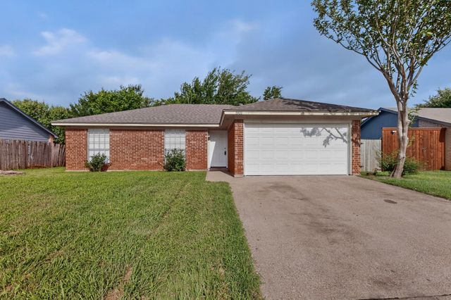 5908 Willow Valley Drive, Arlington, TX 76017