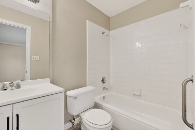 5908 Willow Valley Drive, Arlington, TX 76017