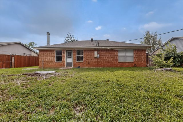 5908 Willow Valley Drive, Arlington, TX 76017