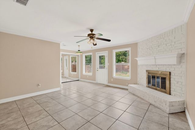 5908 Willow Valley Drive, Arlington, TX 76017
