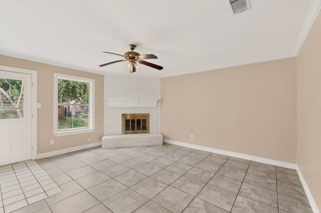 5908 Willow Valley Drive, Arlington, TX 76017