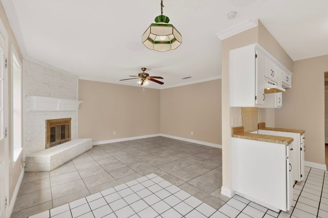5908 Willow Valley Drive, Arlington, TX 76017