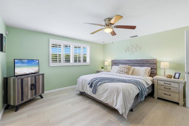 24 N OAKWOOD DRIVE N 24, Englewood, FL 34223