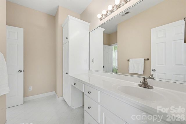 7321 Timberneck Court, Charlotte, NC 28277