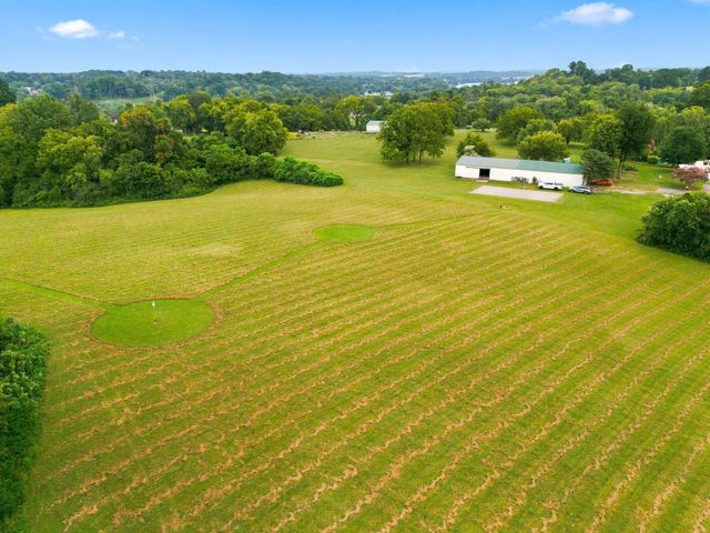344 Peach Valley Rd, Gallatin, TN 37066