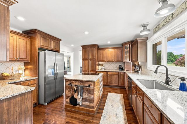 344 Peach Valley Rd, Gallatin, TN 37066