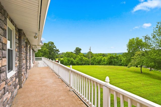 344 Peach Valley Rd, Gallatin, TN 37066