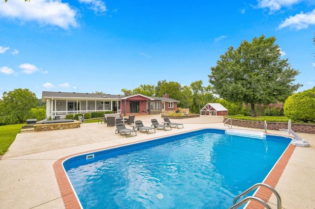 344 Peach Valley Rd, Gallatin, TN 37066