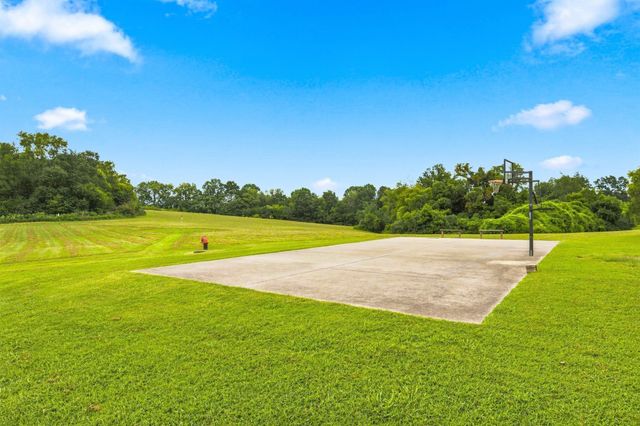344 Peach Valley Rd, Gallatin, TN 37066