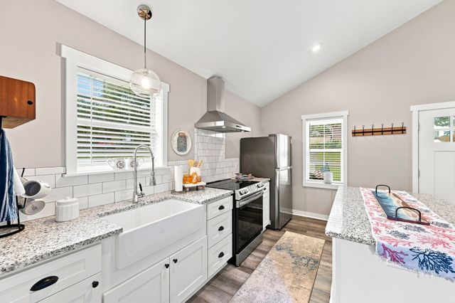 344 Peach Valley Rd, Gallatin, TN 37066