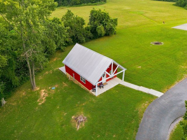 344 Peach Valley Rd, Gallatin, TN 37066