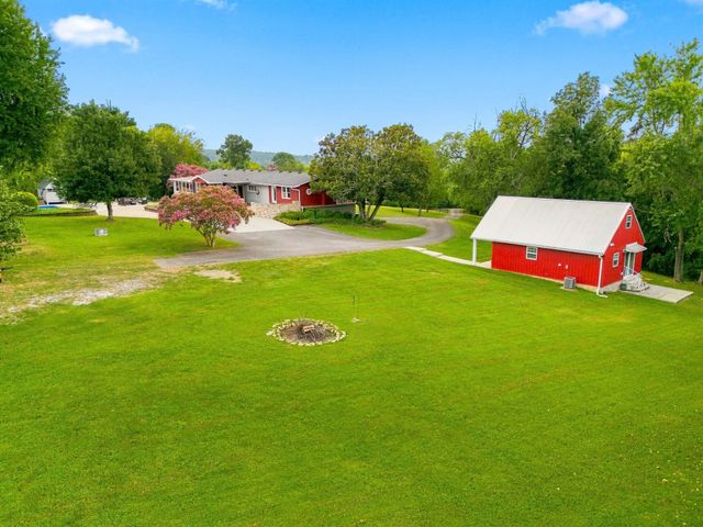 344 Peach Valley Rd, Gallatin, TN 37066