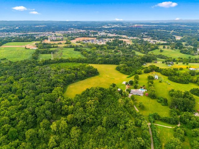 344 Peach Valley Rd, Gallatin, TN 37066