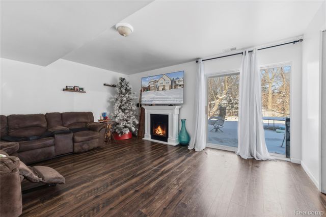 24768 Christina Drive, Brownstown Charter Township, MI 48134