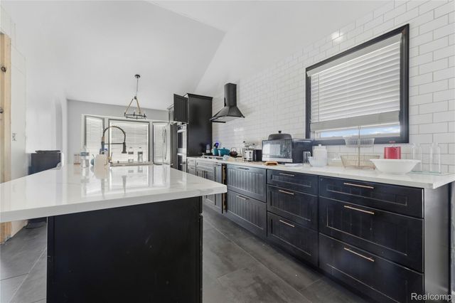 24768 Christina Drive, Brownstown Charter Township, MI 48134