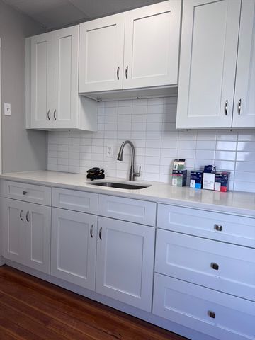 36 Endicott St 1R, Salem, MA 01970