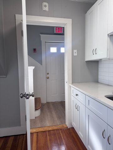 36 Endicott St 1R, Salem, MA 01970